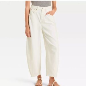 Universal Thread Women's Cream Ankle Jeans